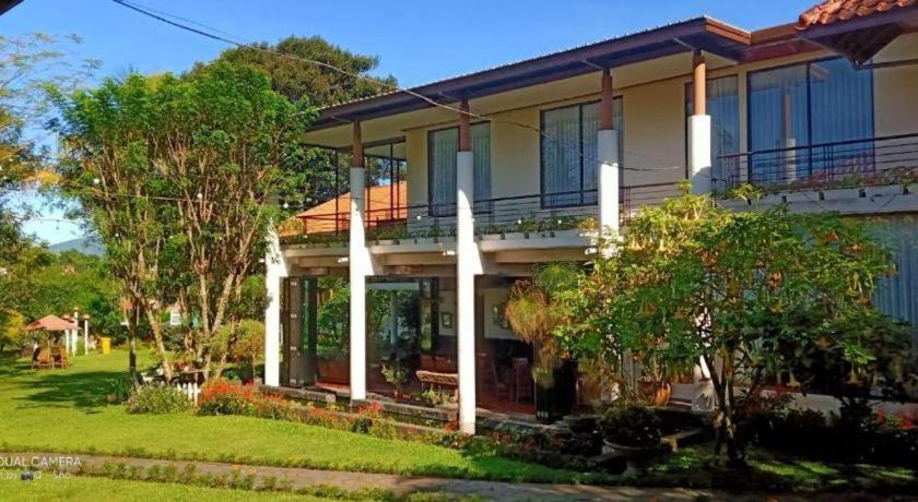 La Oma Hotell Lembang Exteriör bild