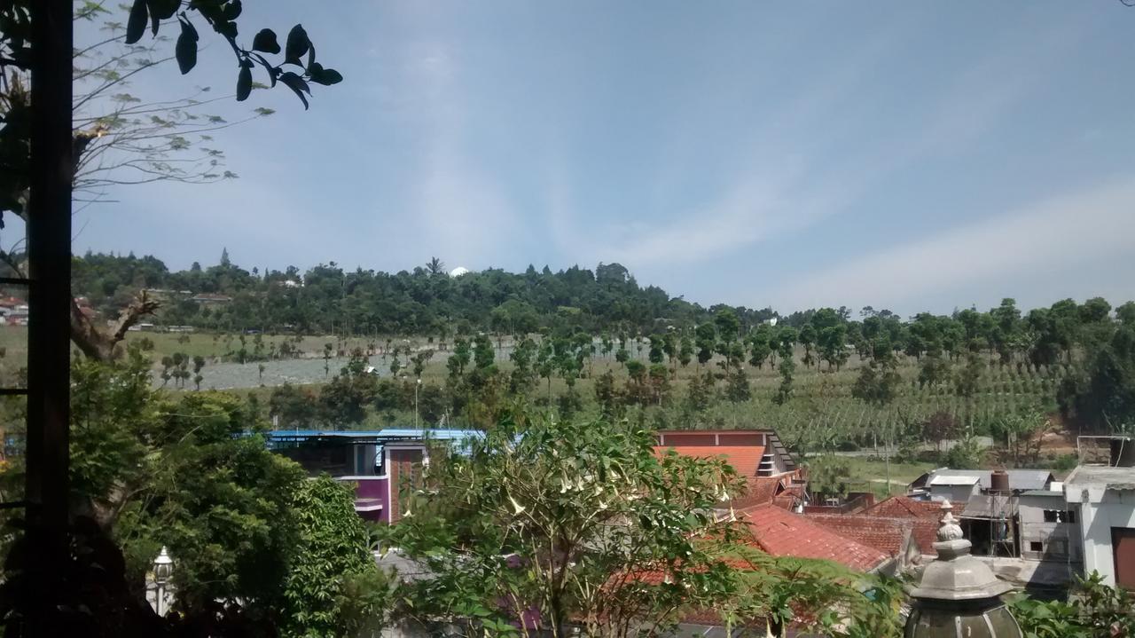 La Oma Hotell Lembang Exteriör bild