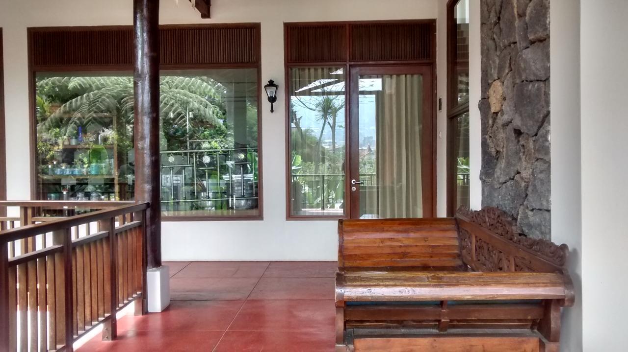 La Oma Hotell Lembang Exteriör bild